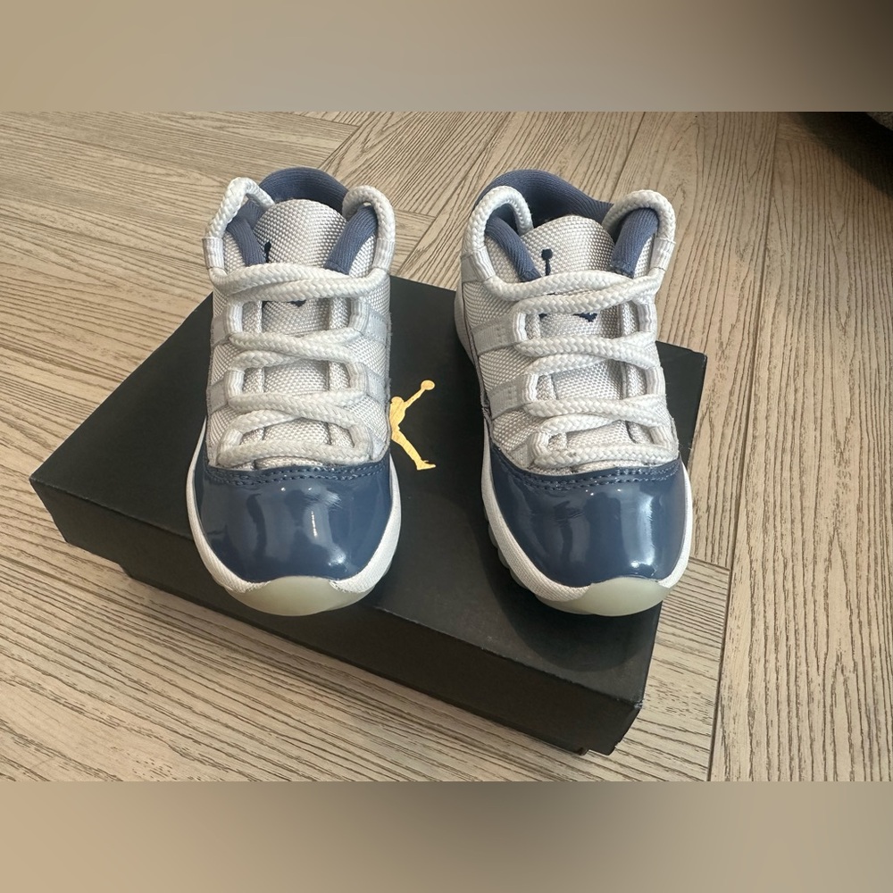 Jordan 11 retro low